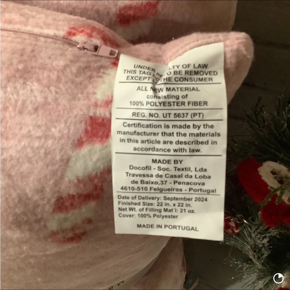 Docofil 20×20 2pk Pink Candy Cane Pillows - Picture 6 of 7